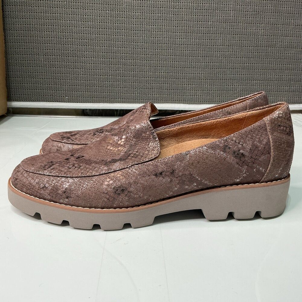Vionic Kensley Brown Snake Leather loafers Size 8.5 NEW